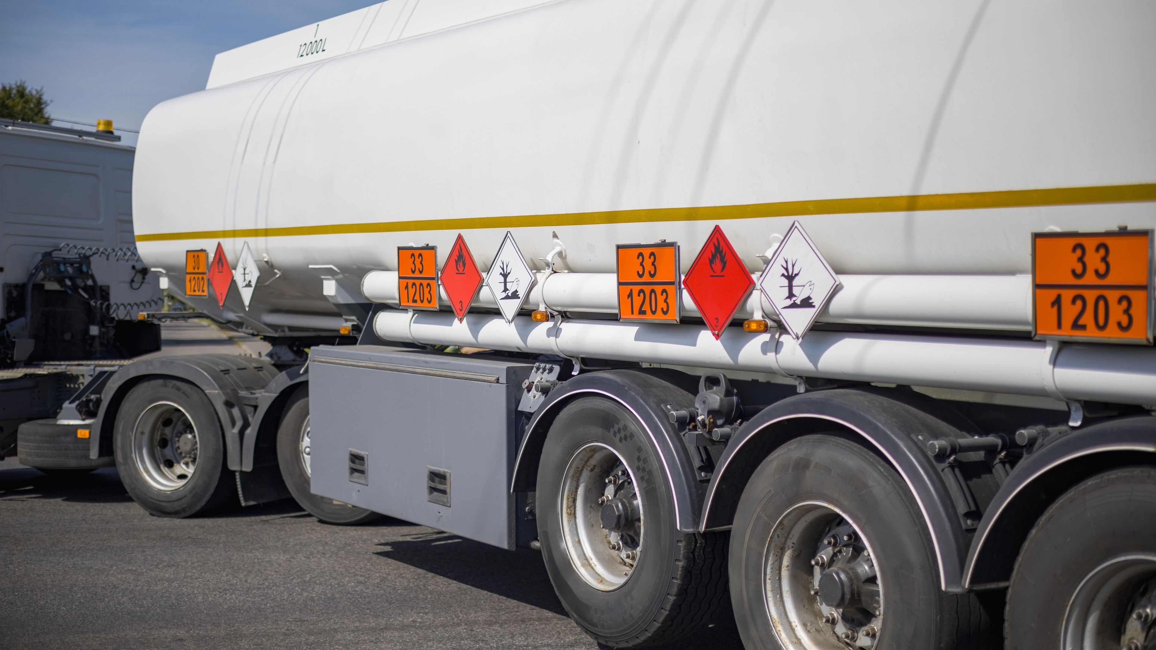 Cisterna de transporte de gas licuado en una instalación
